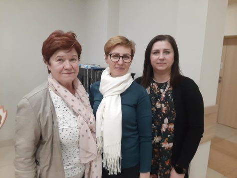Pani Krystyna Fuławka, Sołtys barbara Psik oraz Dyrektor Ośrodka Pomocy Społecznej Pani Sonia Marekwia