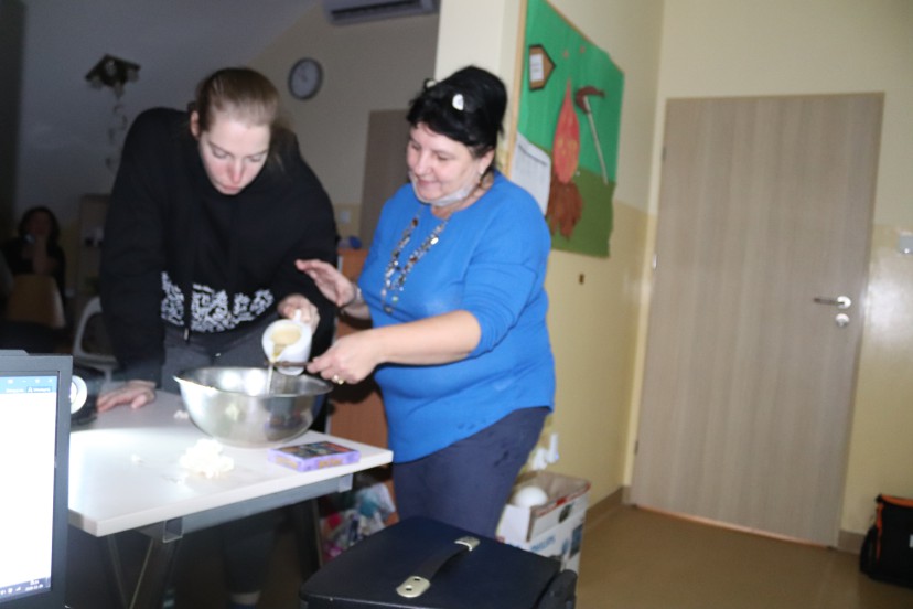 lani wosku przez dziurkę od klucza